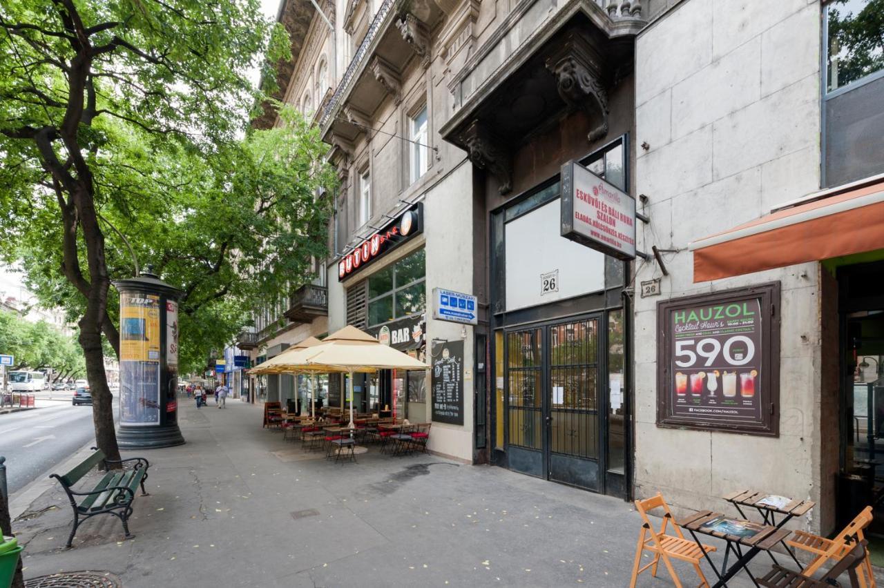 Central Seven Erzsebet Krt Budapeste Exterior foto