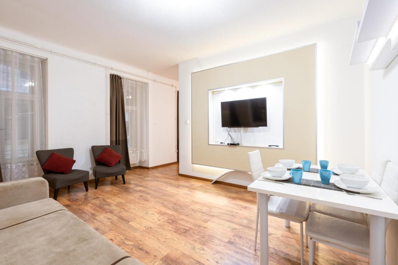 Central Seven Erzsebet Krt Budapeste Exterior foto